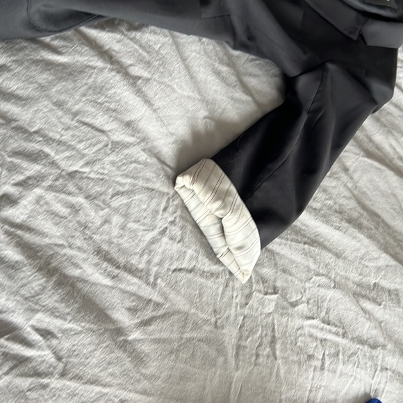 Aritzia Talula Blazer - Size 4 - Picture 2 of 3